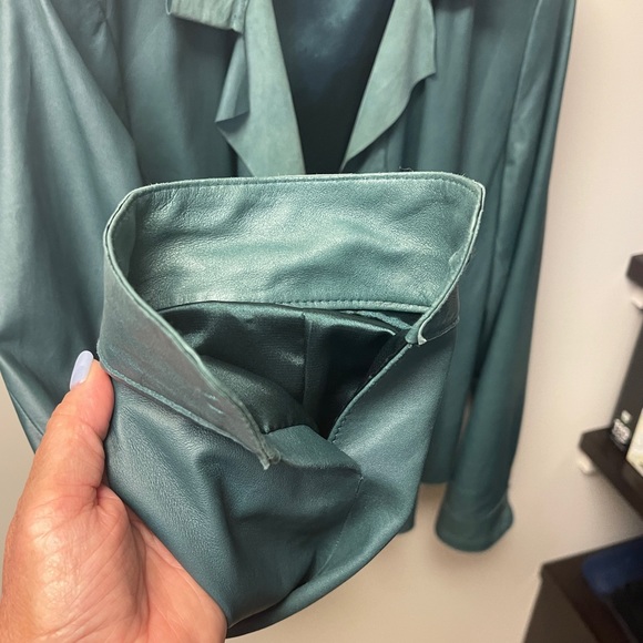 Elli Tahari Leather Jacket hardly worn. - Picture 3 of 3